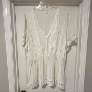 City Chic Ivory  V-neck tunic top with lace trim and elastic waist